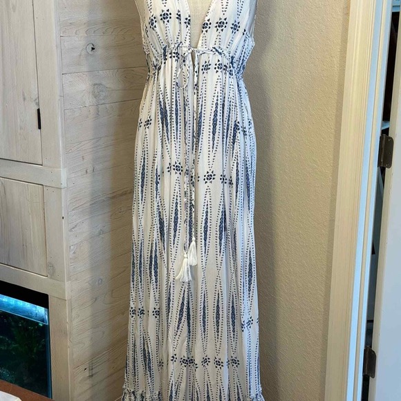 Hommage White Blue Print Maxi Dress V Neck Tie Waist Sleeveless Resortwear - Picture 4 of 14